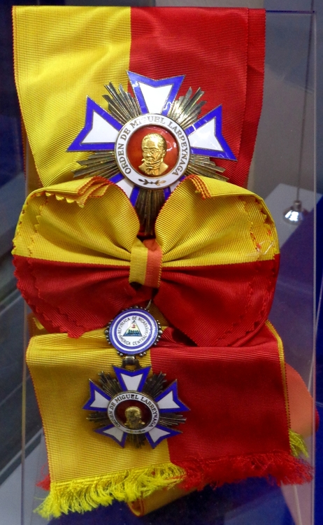 Order of miguel larreynaga grand cross insignias %28nicaragua%29   tallinn museum of orders