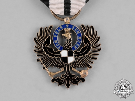 Royal House Order of Hohenzollern, Eagle Knight (in gold, thin ring variant) Obverse
