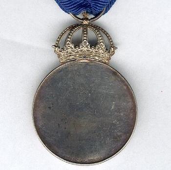 8th Size Silver Medal on Blue Ribbon (Carl XVI Gustaf stamped "MV A10") Reverse