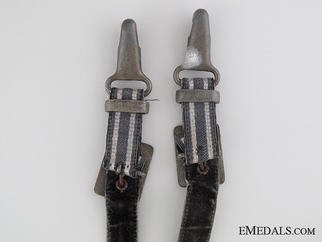 Luftwaffe Officer 2nd pattern Dagger Hangers Reverse Fittings Detail