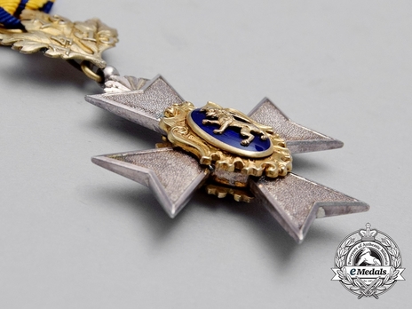 Schwarzburg Duchy Honour Cross, Civil Division, III Class Honour Cross (with oak leaves) Obverse