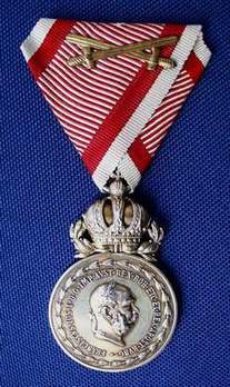 Large Gold Medal (with Franz Joseph & swords) Obverse