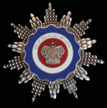 Order of Loyalty to the Crown of Malaysia, Grand Commander Breast Star