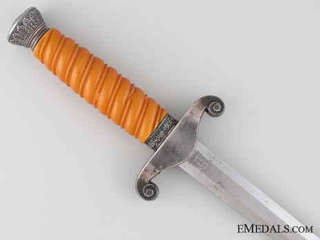 German Army Alcoso-made Officer’s Dagger Reverse Grip Detail