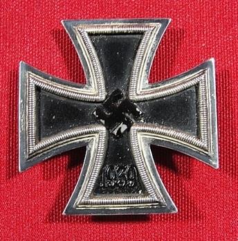Iron Cross I Class, by B. H. Mayer (L/18) Obverse