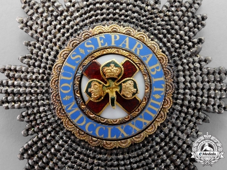 The Most Illustrious Order of Saint Patrick, Grand Cross Breast Star Detail