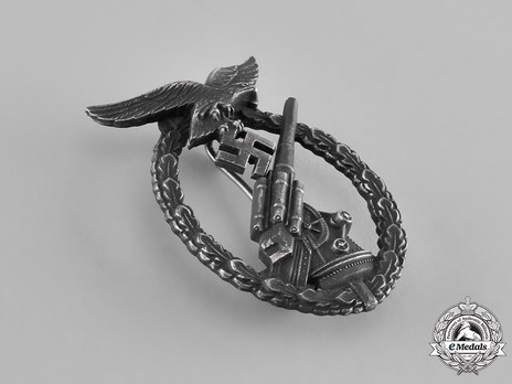 Luftwaffe Flak Badge, by Steinhauer & Lück Obverse