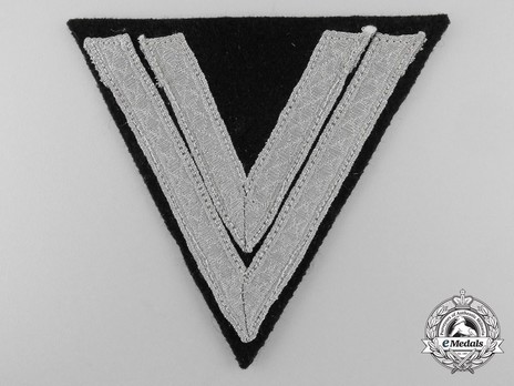 German Army Obergefreiter with less than six years of service Chevron (Panzer version) Obverse