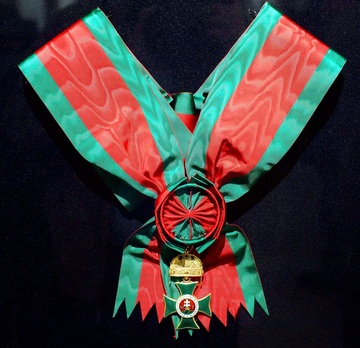 Hungarian Order of St. Stephen, Grand Cross Obverse