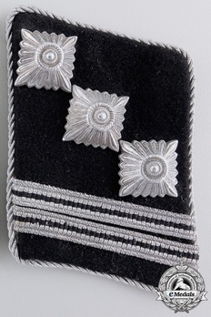 Allgemeine SS Hauptsturmführer Collar Tabs (post-1934 version) Obverse