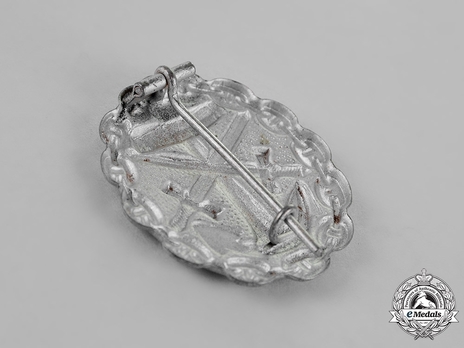 Naval Wound Badge, in Silver (in iron) Reverse