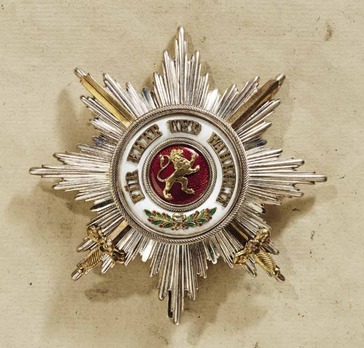 Order of the Zähringer Lion, Grand Cross Breast Star with Swords Obverse
