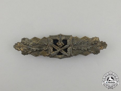 Close Combat Clasp, in Gold, by Deschler Obverse