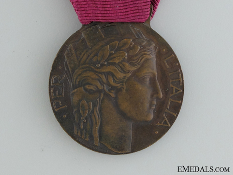 Bronze Medal (for the Italian-Austrian War 1915-1918) Obverse