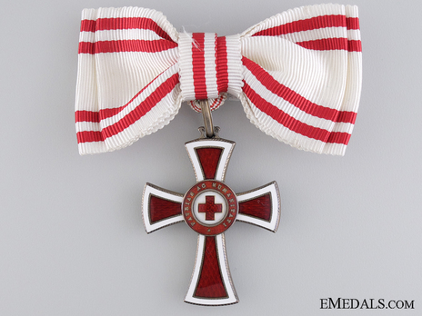 Civil Division, II Class Cross (for Women) Obverse