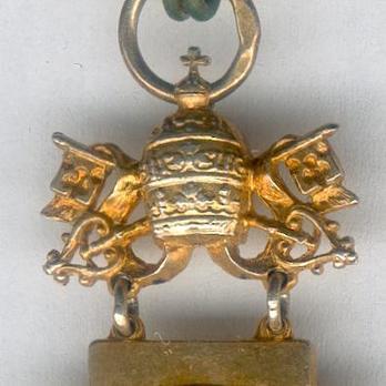 Miniature Bene Merenti (Type V) Gold Medal Obverse Detail
