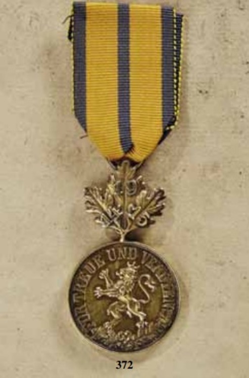 Gold+medal+with+oak+leaves+1914+15%2c+obv+