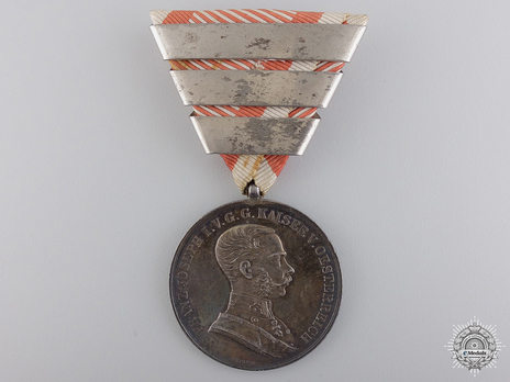  Type VIII, I Class Silver Medal (with ring suspension, fourth award clasps) Obverse