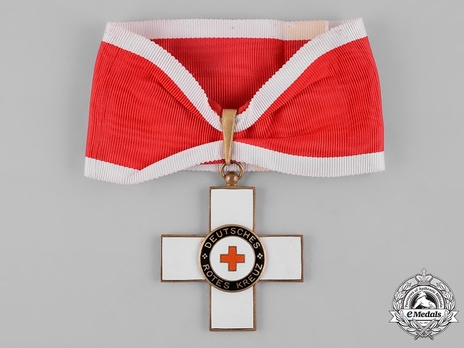 Cross of Honour of the German Red Cross, Type I, I Class Obverse