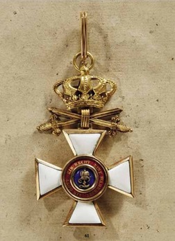 House Order of Duke Peter Friedrich Ludwig, Military Division, Commander (in gold, swords on ring) Obverse