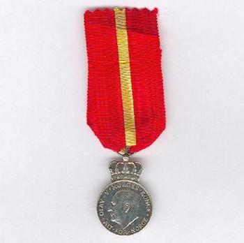 Royal House Medal of Merit, Silver Medal (with crown Olav V) Obverse