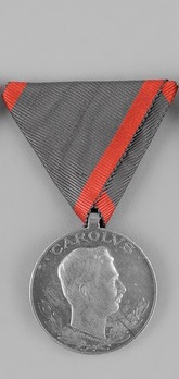 Medal (with no stripes) Obverse