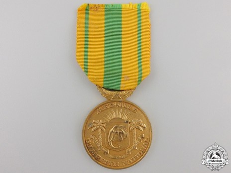 Medal of National Merit, in Silver (1963-1970) Obverse