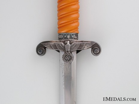 German Army Alcoso-made Officer’s Dagger Obverse Crossguard Detail