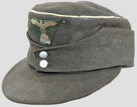 Waffen-SS Officer's Visored Field Cap M43 (white piped version) Profile