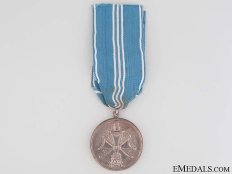 Cross of Merit of the Finnish Olympic Games, Silver Medal Obverse