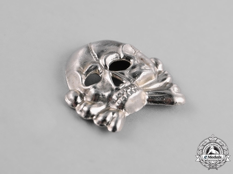 Allgemeine SS Metal Cap Death's Head Type I (nickel-silver) Obverse