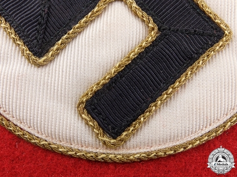 NSDAP Leiter einer Hauptstelle Type II Reich Level Armband Detail
