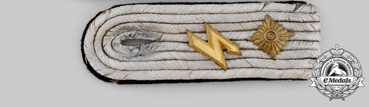 Kriegsmarine Communications Oberleutnant Shoulder Boards Obverse