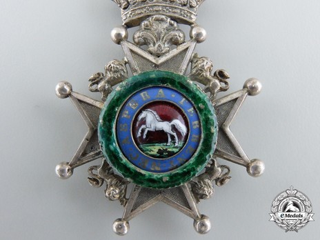 Royal Guelphic Order, IV Class Cross (EAR version) Obverse Detail