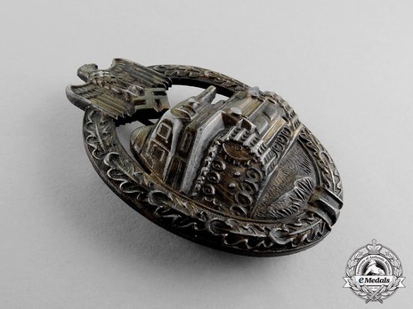 Panzer Assault Badge, in Bronze, by R. Karneth Obverse