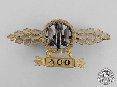 Bomber Clasp, in Gold (with "400" pendant) Obverse