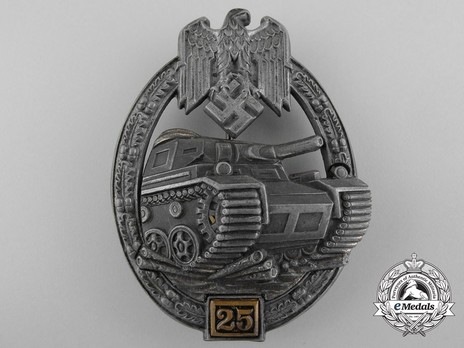 Panzer Assault Badge, "25", in Bronze (by G. Brehmer) Obverse