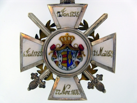 House Order of Duke Peter Friedrich Ludwig, Military Division, Grand Cross (with silver crown and wreath) Reverse