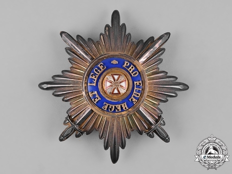 Order of the White Eagle, Type II, Military Division, Breast Star (in gold, with swords)