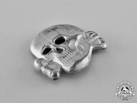 Allgemeine SS Metal Cap Death's Head Type II, by Overhoff & Cie Obverse