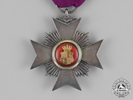 Princely Honour Cross, Civil Division, III Class Cross Obverse