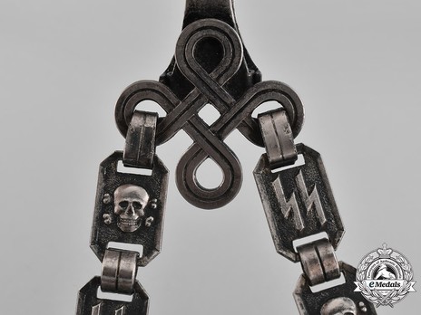 Allgemeine SS M36 Personalised Chained Service Dagger Chain Detail