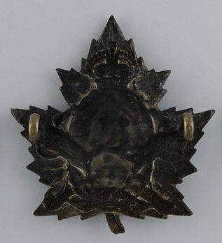 2nd Quebec Regiment 1st Depot Battalion French Legends Other Ranks Cap Badge (Veined Leaf) Reverse