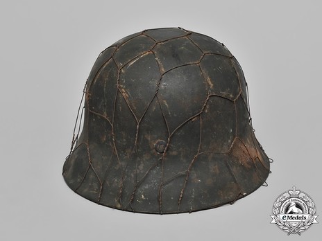 German Army Steel Helmet M42 (Camouflage Chicken-Wire version) Back