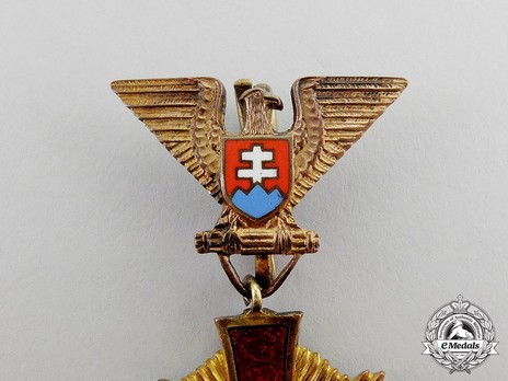 Order of the Military Victory Cross, Type II, Grand Cross Obverse Detail