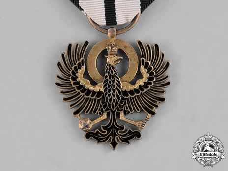 Royal House Order of Hohenzollern, Eagle Knight (in gold, thin ring variant) Reverse