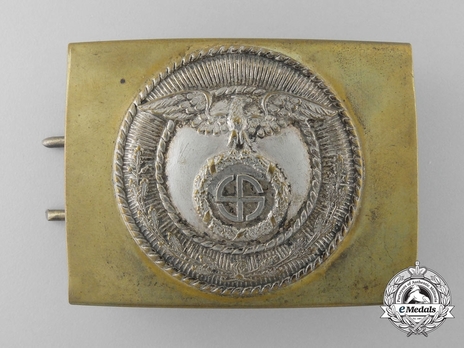 SA Enlisted Ranks Belt Buckle (with sunwheel swastika) (brass/silvered & maker marked version) Obverse