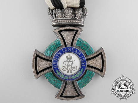 Royal House Order of Hohenzollern, Civil Division, Member Reverse