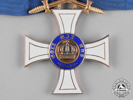 Order of the Crown, Military Division, Type II, II Class Cross (swords on ring, in gold) Obverse