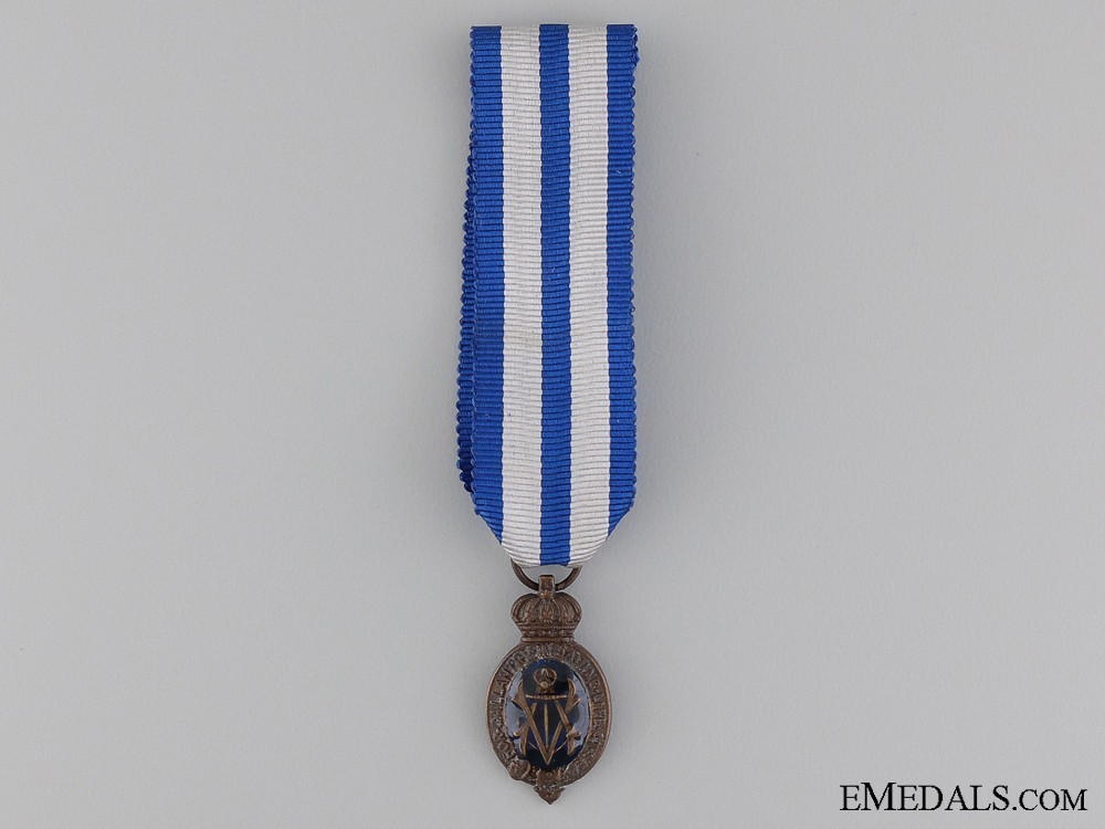 Miniature ii class medal for life saving at sea obverse